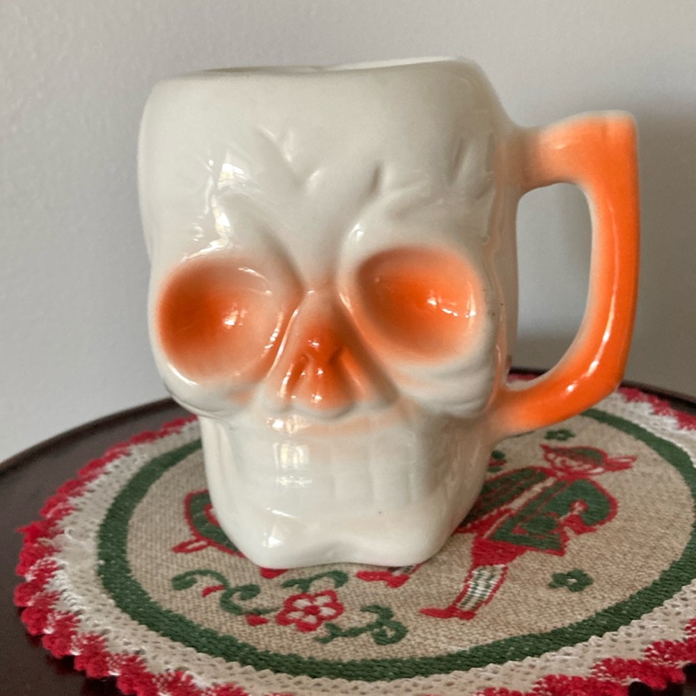 Vintage skull DW 120 Tiki cup/mug